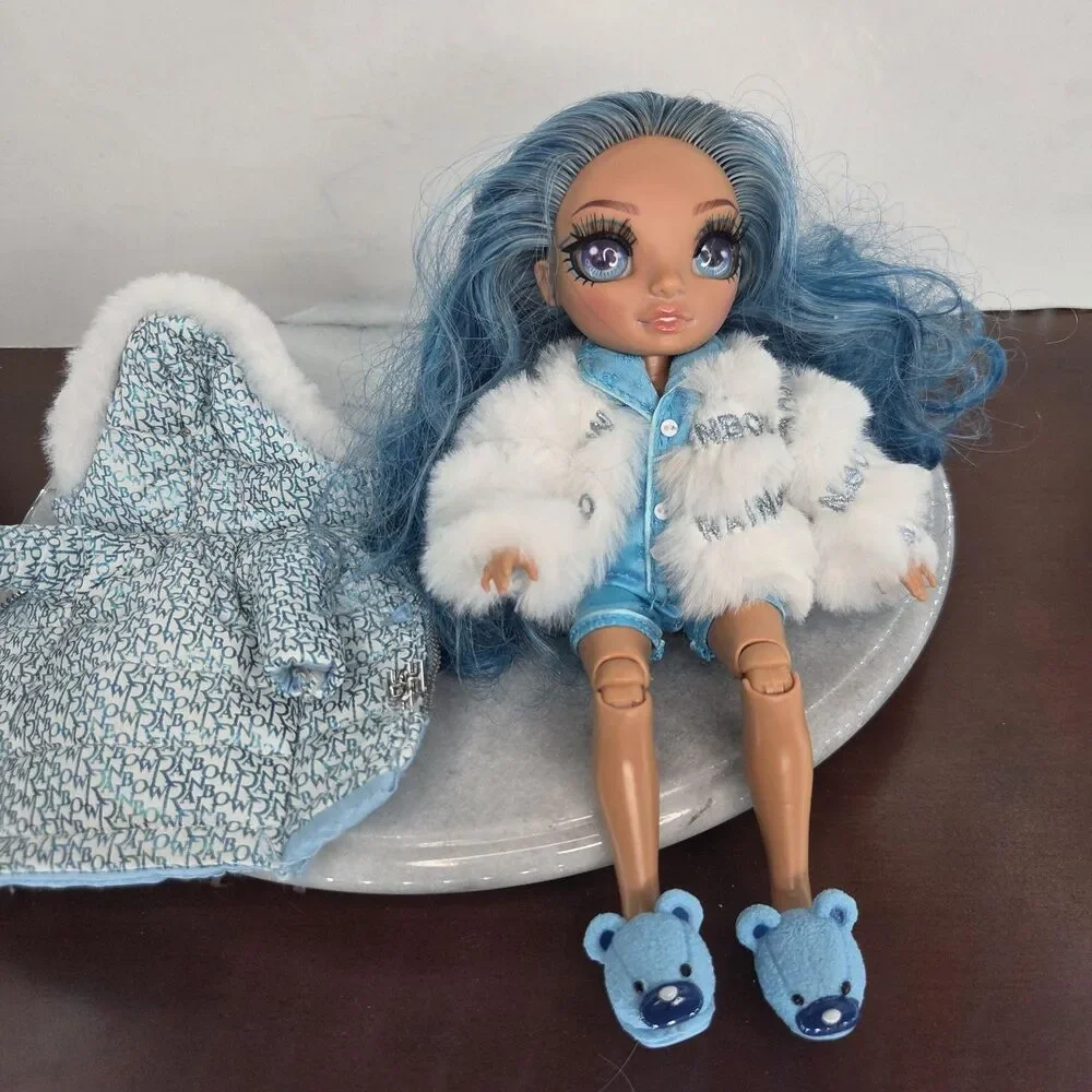 Rainbow High Skyler Blue Doll Blue Hair Pajamas Robe Slippers Faux Fur Coat